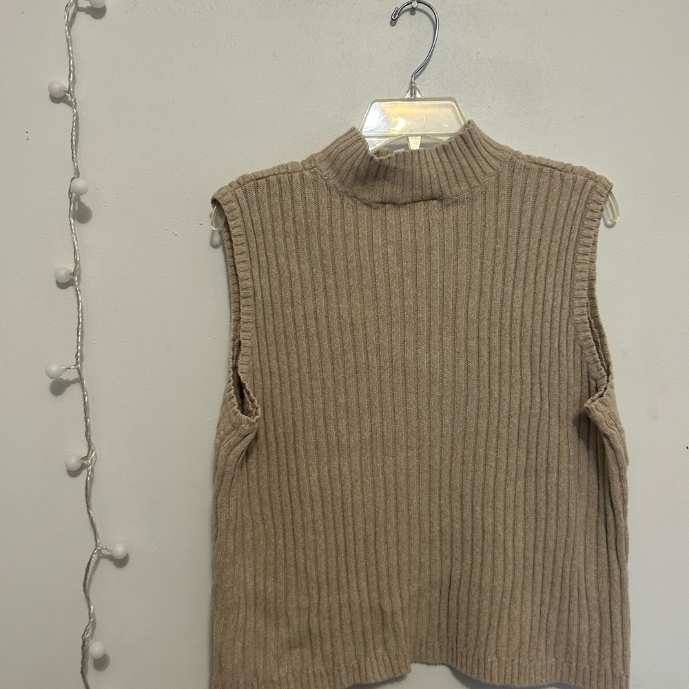 Liz Claiborne Women's Tan Sleeveless Sweater